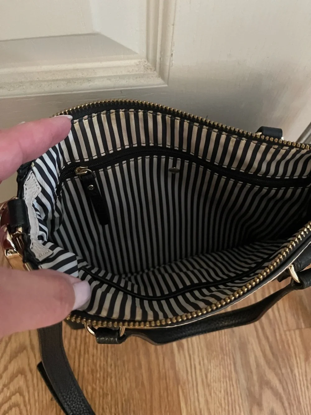 kate spade Two-Tone Black and Cream Crossbody Bag - Picture 6 of 10